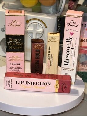 Too Faced Lip & Face Makeup Set - shade Golden